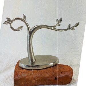 Hallmark Love Never Skips A Generation Ornament Display Stand Holder Keepsake